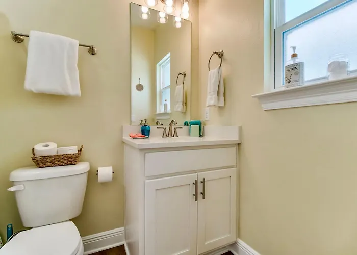 Holiday home Casa Del Sole - Downtown Pensacola, 3 Bedrooms With Ensuite Baths