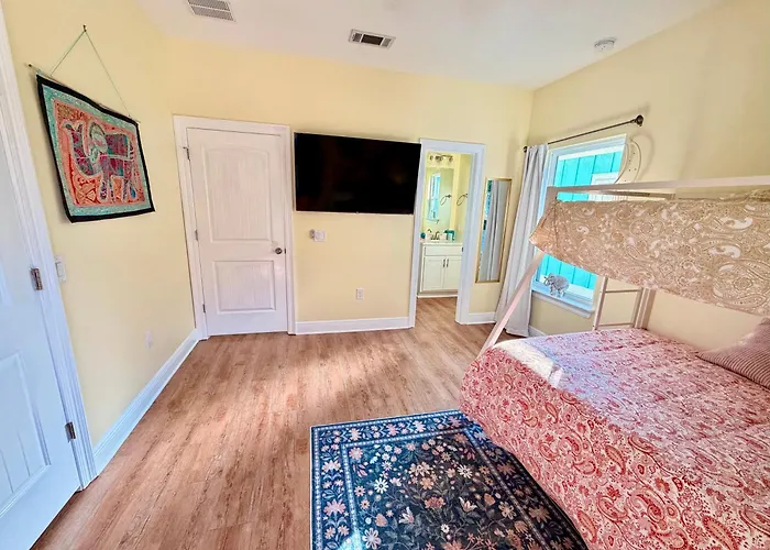 Casa Del Sole - Downtown Pensacola, 3 Bedrooms With Ensuite Baths Holiday home Pensacola